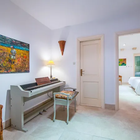 Giardino فيلة فيس